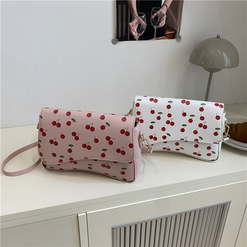 Summer fresh and artistic printed single-shoulder bag for women, new style 2025 Women's bag, large capacity crossbody bag, underarm bag Application Scenario