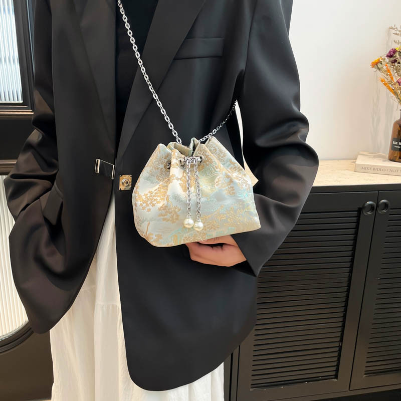 Hand-held pearl bucket bag for women, Spring 2025, new Chinese-style embroidered single-shoulder bag, niche, simple and high-end crossbody bag details Picture