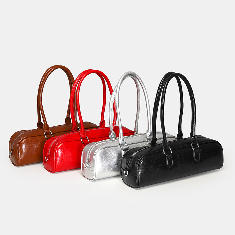 Simple, casual and versatile hand-held underarm bag, Korean niche oil leather baguette bag, mini single-shoulder crossbody bag for women Application Scenario