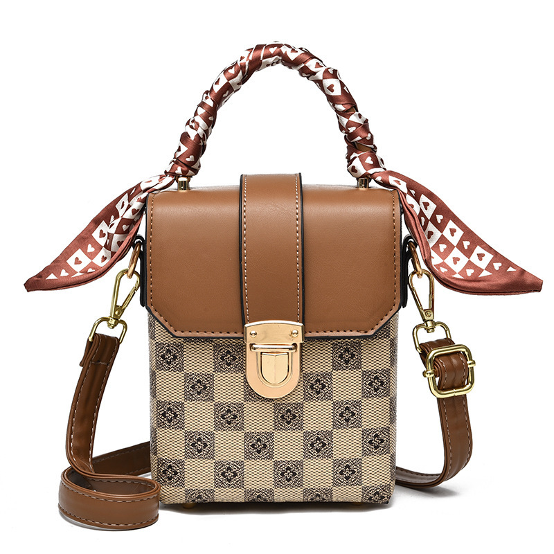 A versatile checkered European and American hand-held women's single-shoulder bag for autumn and winter, a new mini crossbody bag Item Picture