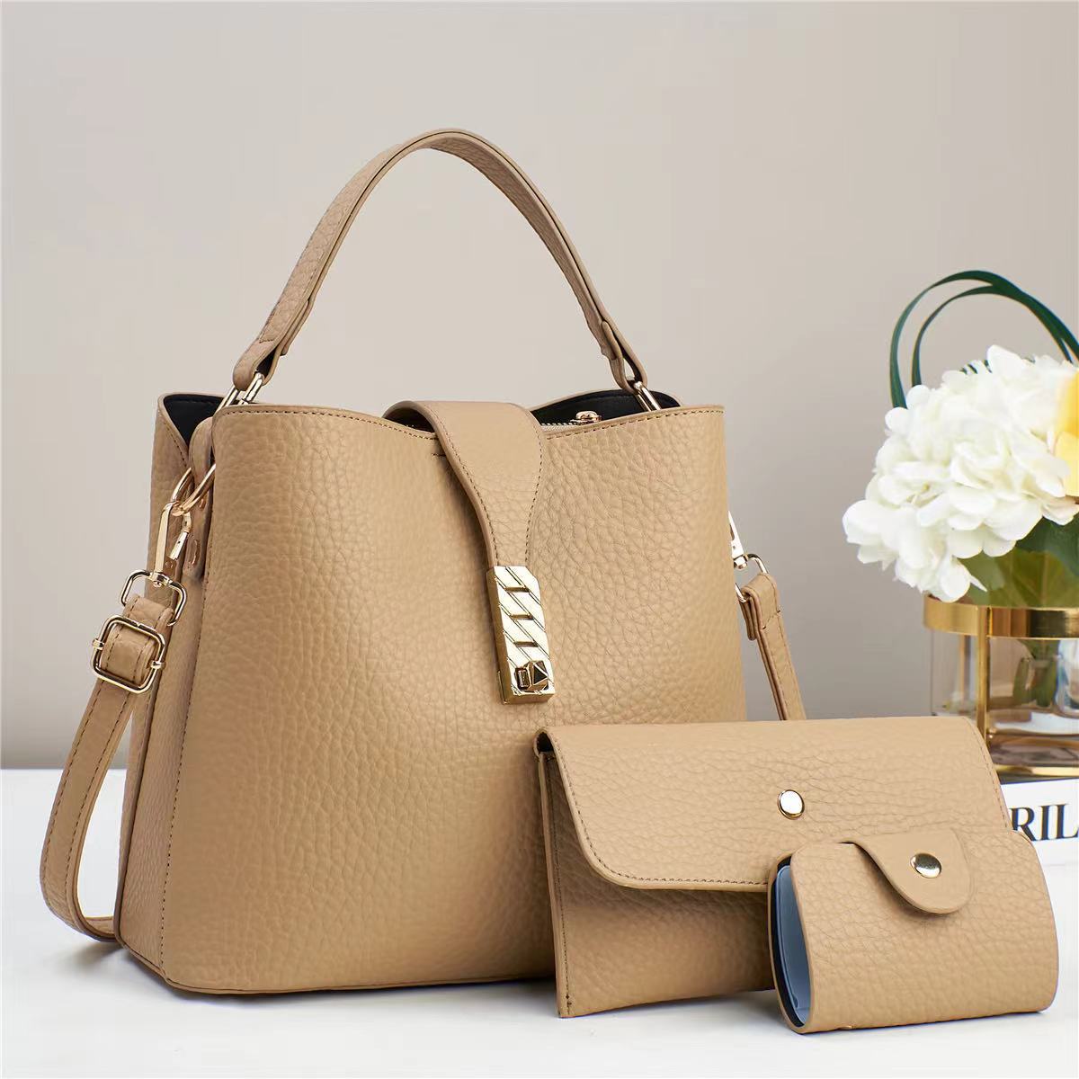 2024 New trendy single-shoulder bag, soft leather small bag, summer versatile and high-quality women's crossbody bag, lightweight women's bag for women full figure