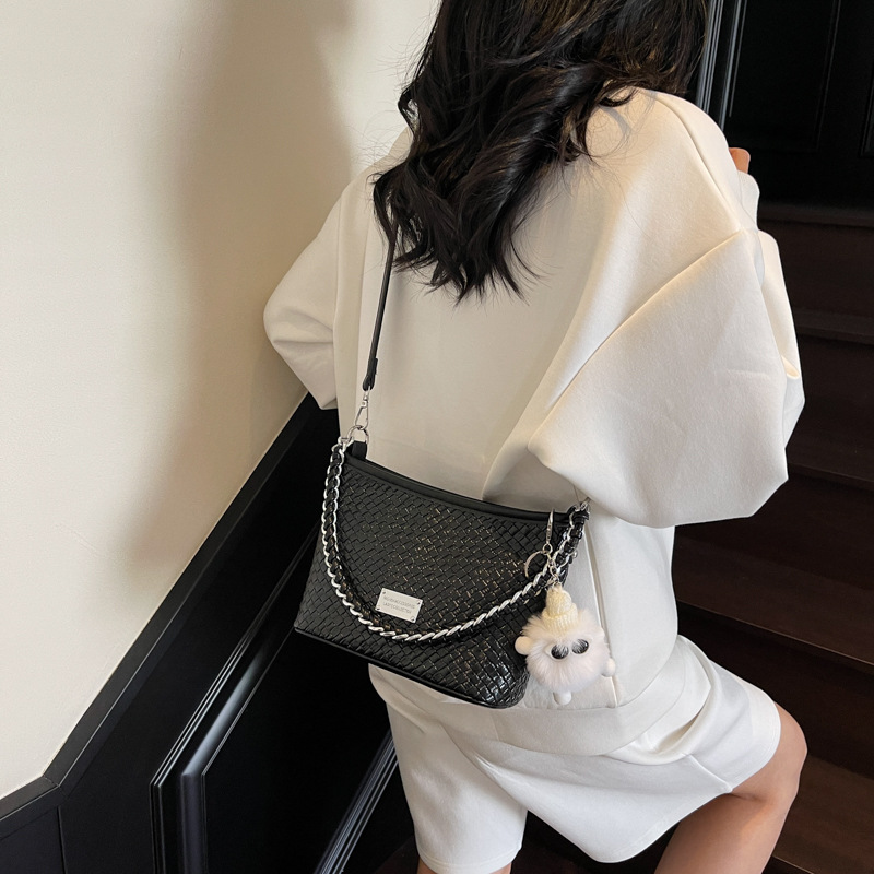 Cross-border chain handbag for women 2025 new style niche woven pattern single-shoulder underarm bag casual crossbody bucket bag details Picture
