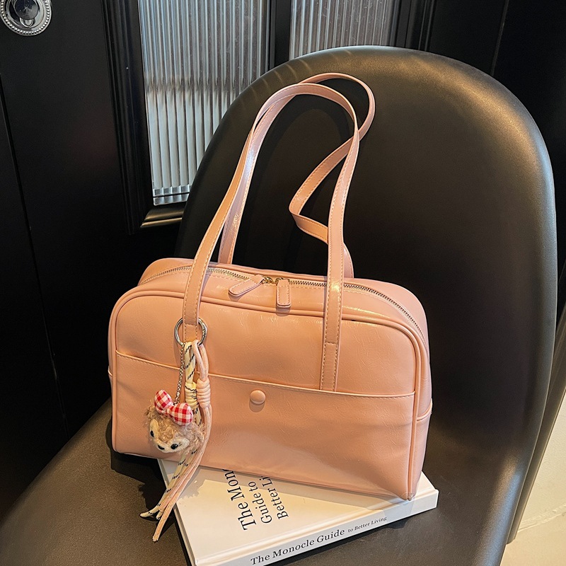 Large-capacity soft-faced commuter bag for women, 2025 new style, trendy and versatile, elegant single-shoulder underarm bag, hand-held bowling bag details Picture