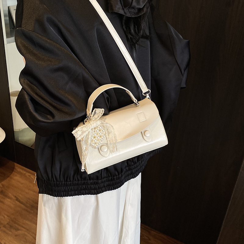 High-end commuter personality small square handbag for women 2025 new solid color fashionable casual versatile single-shoulder crossbody bag Specification drawing