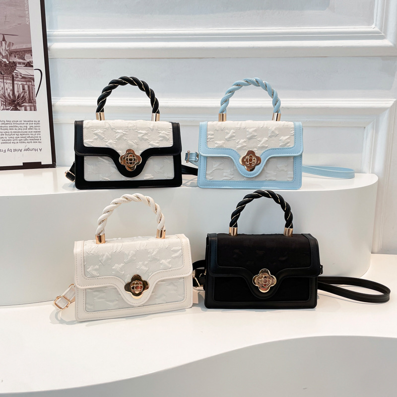 This year, small bags are in vogue for women's spring. The 2025 new stylish and retro crossbody bag is a frosted hand-held small square bag Application Scenario