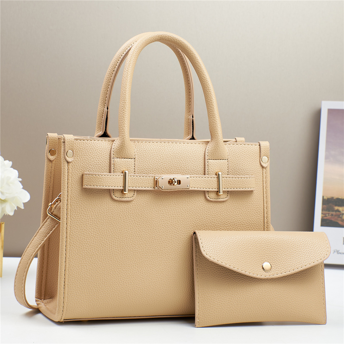 A new and elegant handbag for women in 2024, a large-capacity soft leather bag for middle-aged grandmothers and steamed buns for mothers details Picture