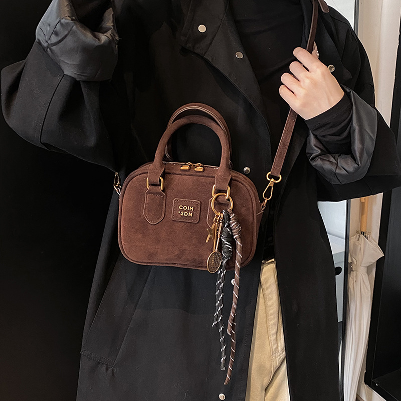 High-end women's 2024 new trendy and fashionable single-shoulder crossbody small square bag, retro and casual hand-held bowling bag Specification drawing