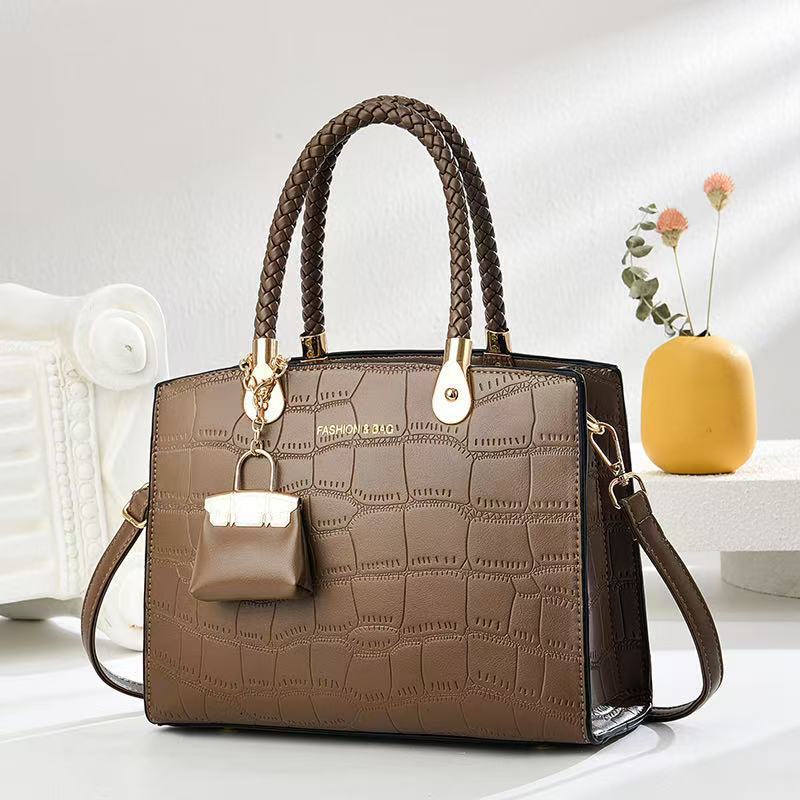 Cross-border Women's Bag 2025 New Style Light Luxury Trendy Middle-aged Mom handbag Casual and practical tote mother and child bag details Picture