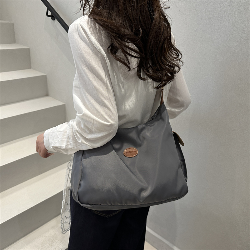 Cross-border Nylon fabric bag for women, large capacity 2025 new versatile crossbody bag, fabric bag, high-end commuter tote bag Specification drawing