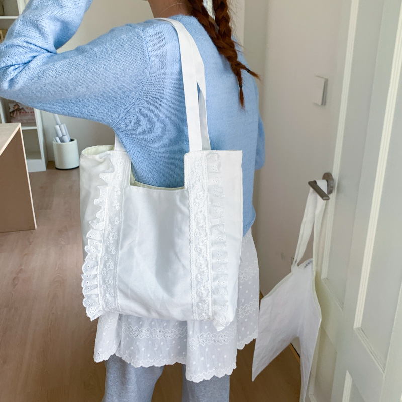 Large-capacity canvas bag for women, new summer 2025 lace single-shoulder underarm bag, Korean-style stylish commuter tote bag details Picture