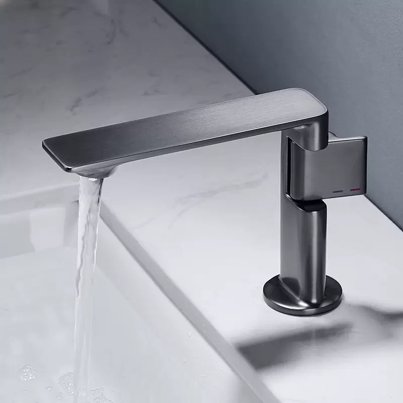 Hotel home bathroom washbasin, hot and cold water faucet, all-copper modern and simple washbasin faucet full figure