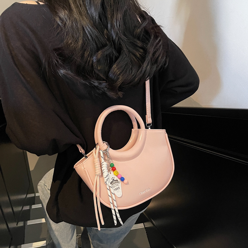 High-appeartion-level casual and simple bag for women, 2025 new trendy and versatile crossbody bag, fashionable hand-carry commuting bucket bag full figure
