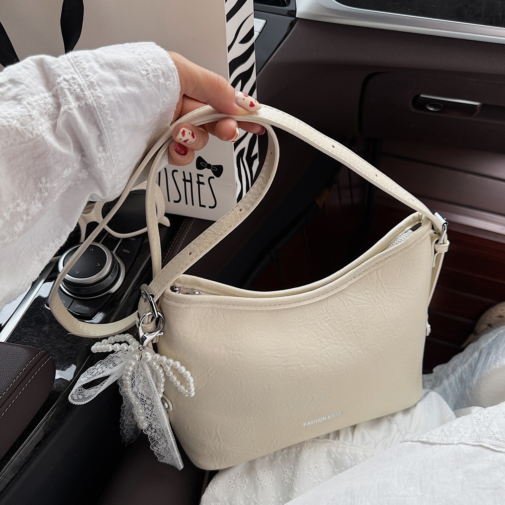 Underarm bag for women, 2025 new high-end, niche single-shoulder bag, versatile for commuting, crossbody bag. Bucket bag is in vogue this year full figure