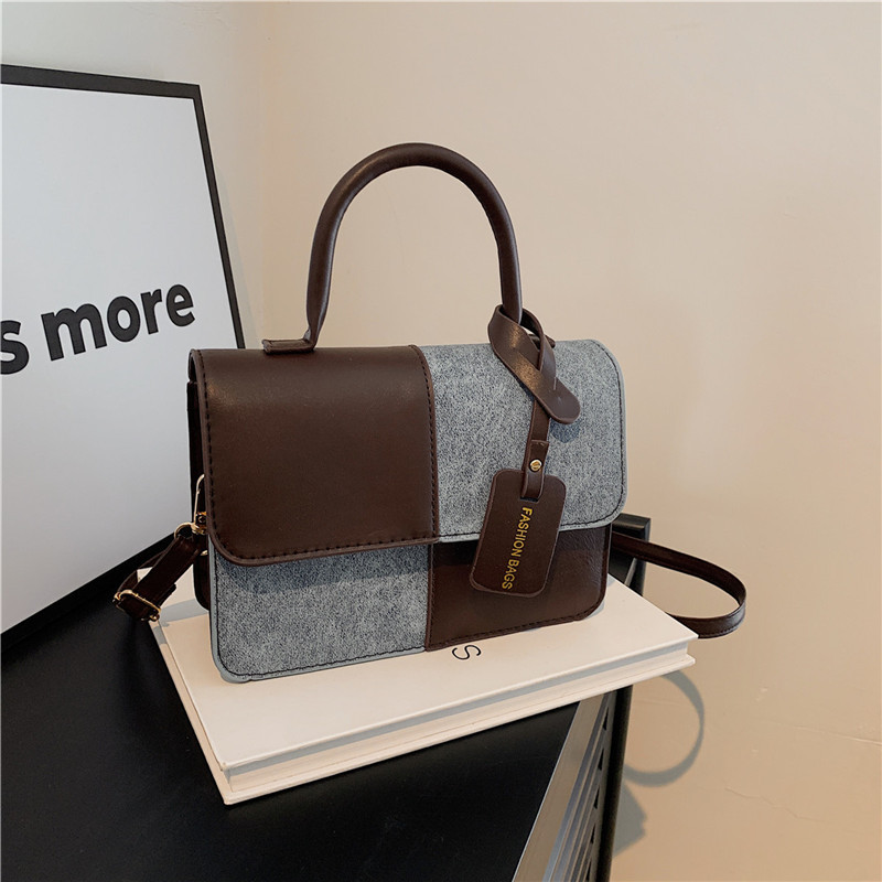 A niche design, color-blocking small square bag for women, a new 2023 style, simple and elegant crossbody bag, a fashionable single-shoulder bag full figure