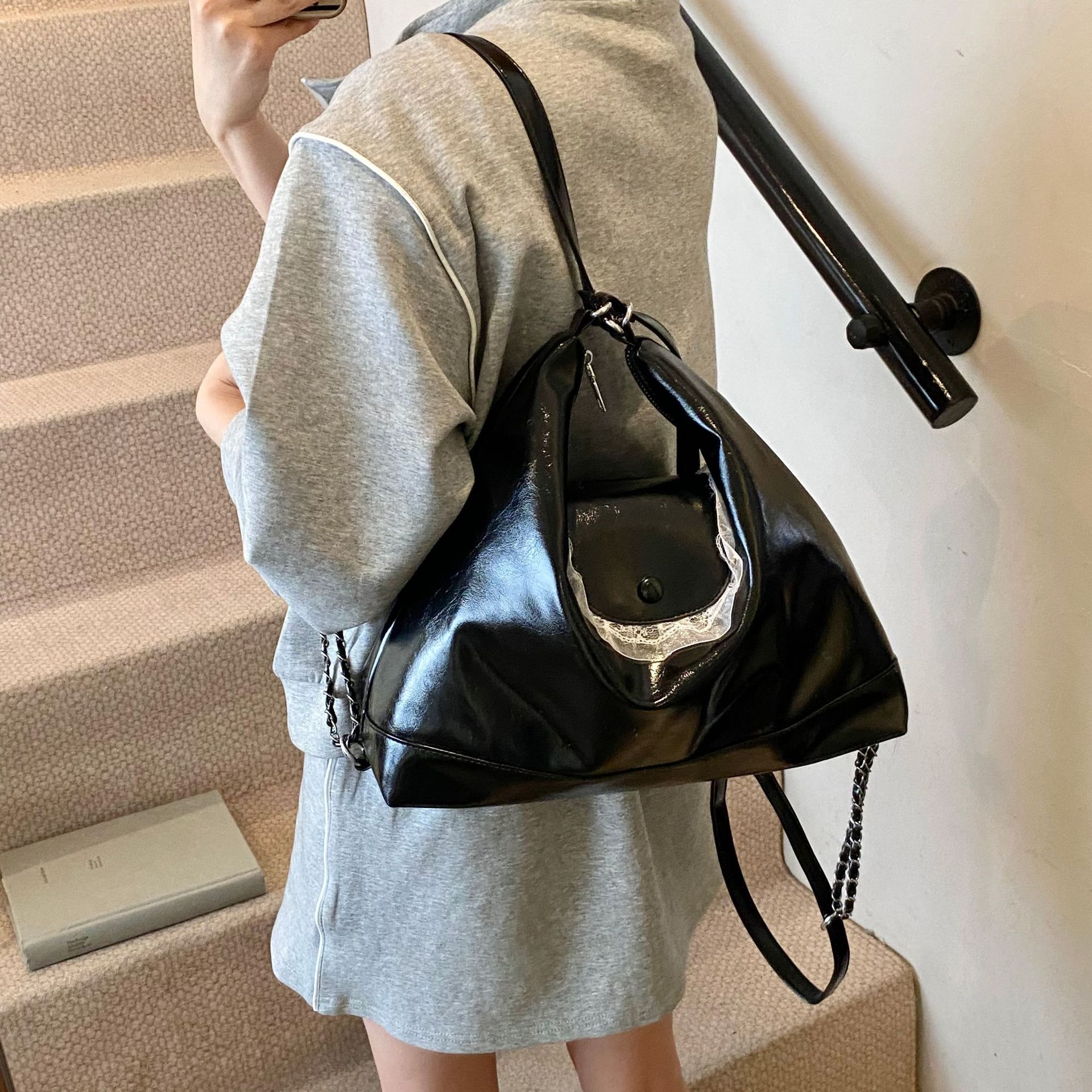 Large-capacity women's bag, new Spring 2025 style, casual, versatile and fashionable, student handbag for class, commuting backpack Specification drawing