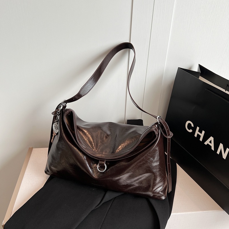 Retro large bag for women, 2024 new style, trendy high-end single-shoulder bag, large-capacity tote bag, commuter crossbody bag details Picture