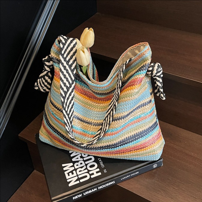 Large-capacity woven bag 2025 new style straw woven single-shoulder bag, seaside vacation stylish underarm bag, large-capacity bucket bag full figure