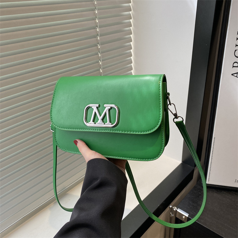 This stylish and high-quality hand-held small square bag is a new spring model for women in 2025. It is a versatile single-shoulder bag and a trendy crossbody bag for women full figure