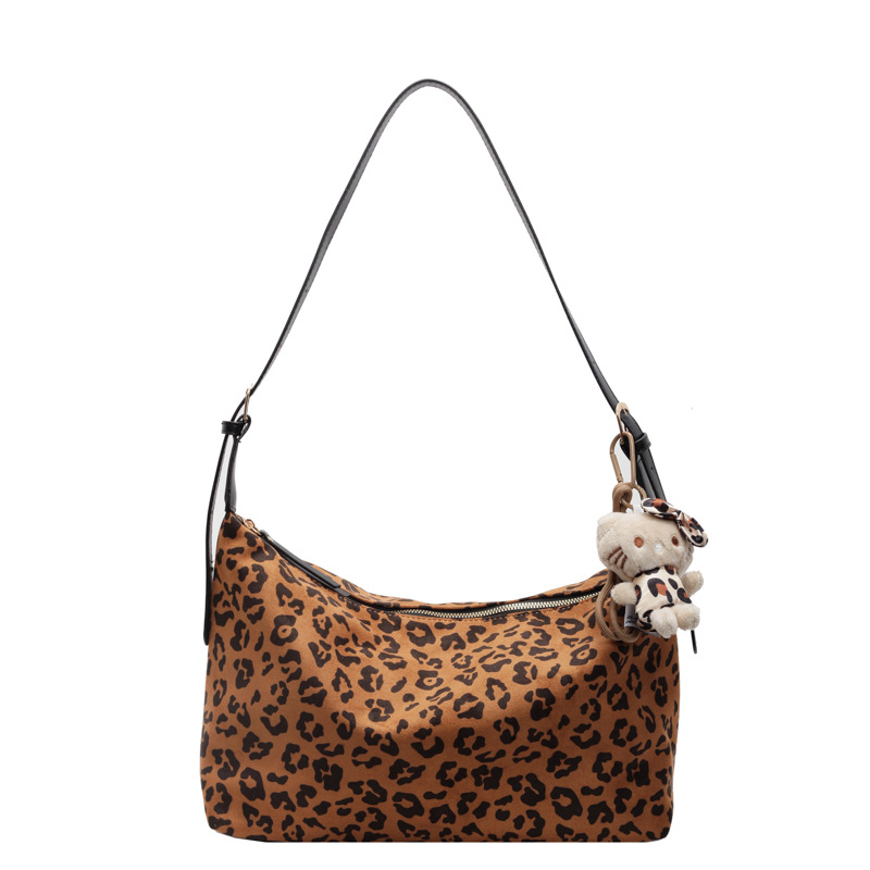 The 2024 new stylish and versatile leopard print underarm bag exudes a sense of sophistication for women. It features a niche design and is a trendy single-shoulder crossbody bag Item Picture