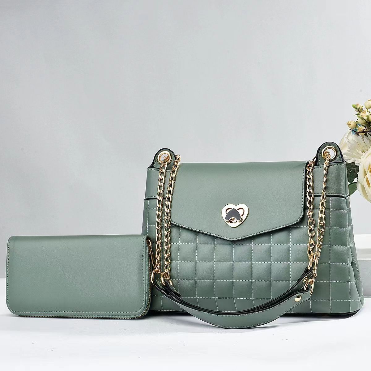 The manufacturer's two-piece women's bag 2023 new chain single-shoulder crossbody bag, diamond-shaped casual and niche mother-and-child bag Application Scenario