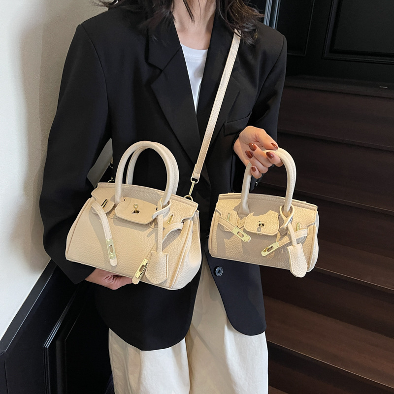 The versatile and high-end Kelly bag for women 2025 is a fashionable and simple single-shoulder crossbody bag and a commuting platinum bag Specification drawing
