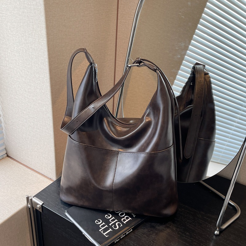 Tote bags for women 2024 New style, trendy and high-end commuter underarm bag, large-capacity single-shoulder bag for women, large crossbody bag details Picture