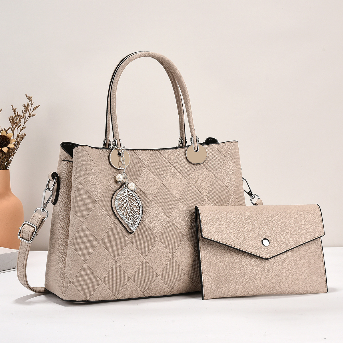 Wholesale of new 2024 spring style European and American mother-and-child handbags for women, large-capacity single-shoulder crossbody bags details Picture