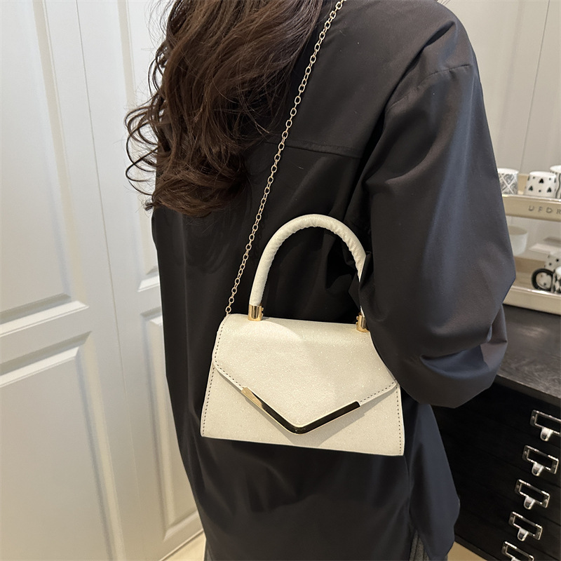 High-end handbag, hand-carry bag for women, new Spring/Summer 2025, fashionable and stylish design, single-shoulder crossbody bag details Picture