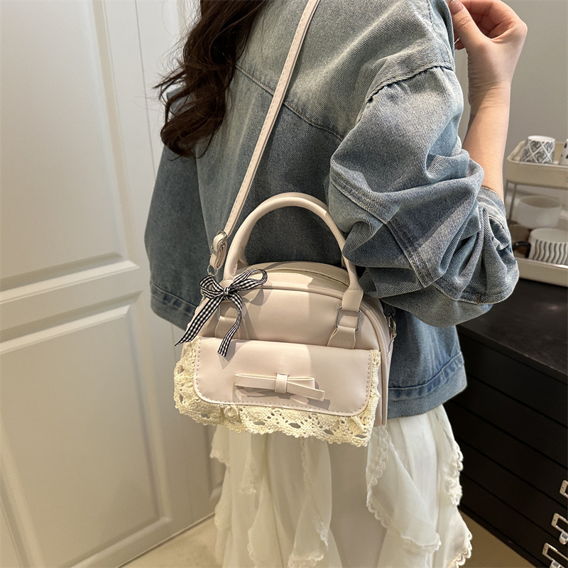 Korean style fashionable handbag, small handbag for women, 2025 new design, versatile shell bag, simple crossbody bag details Picture