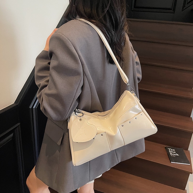 High-end and niche design hand-held underarm bag for women 2025 new versatile and casual Korean-style simple single-shoulder crossbody bag details Picture
