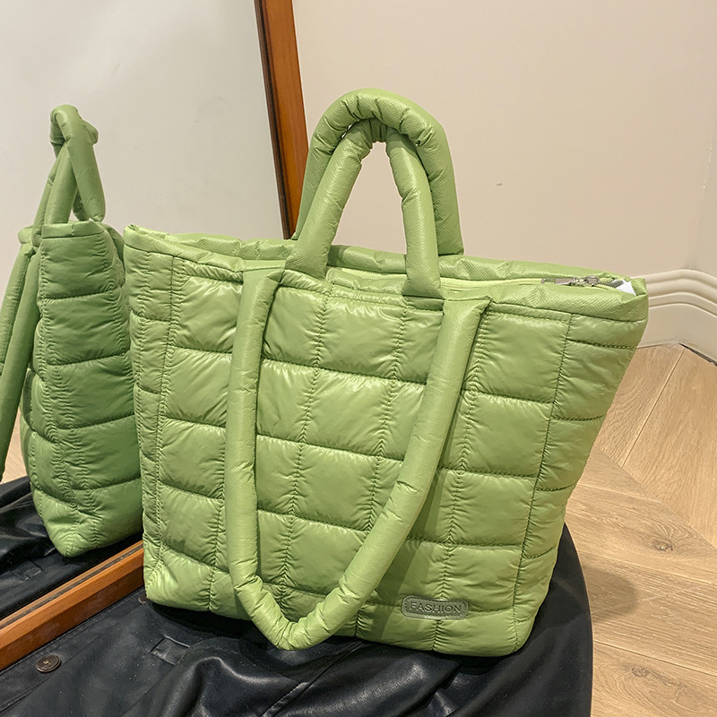 Embroidered square checkered cotton jacket bag, large-capacity bag for women 2023 new style, textured underarm bag, stylish single-shoulder tote bag full figure