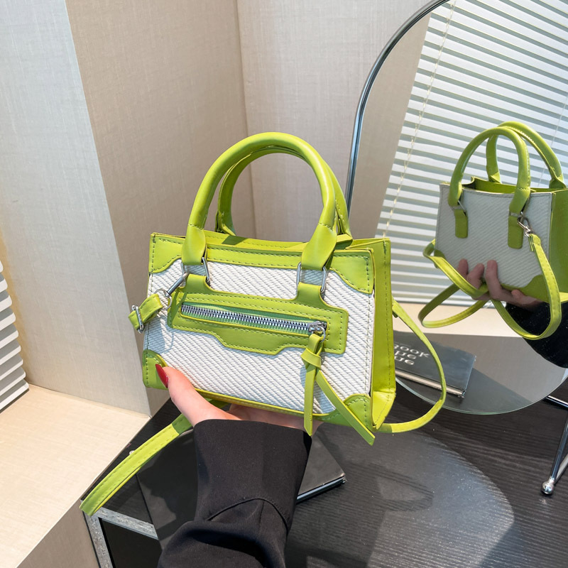 The new Spring/Summer 2025 collection of color-blocking and patchwork handbags by Bag Girl is fashionable and trendy, with a small square bag and a casual and simple crossbody bag full figure