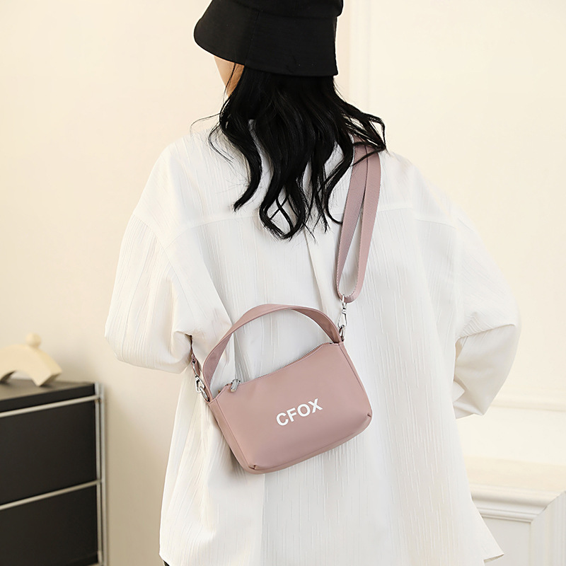 Colorful Fox's new Korean version women's single-shoulder bag, mini, simple and large-capacity makeup bag, handbag and crossbody bag details Picture