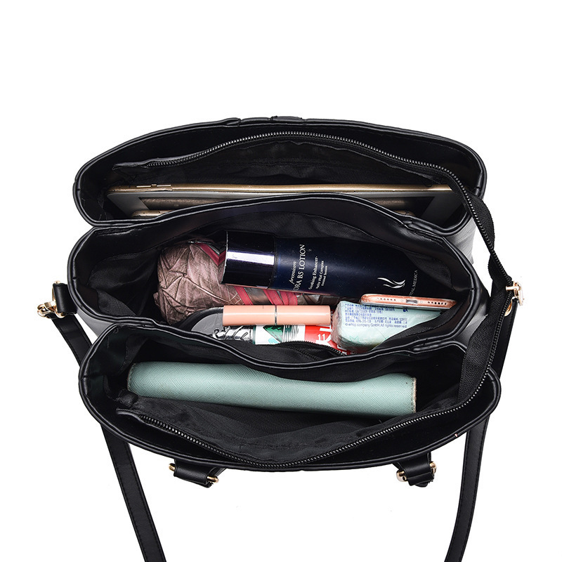 Personalized printed middle-aged mom bag, large-capacity handbag, 2023 new style fashionable shoulder bag Application Scenario