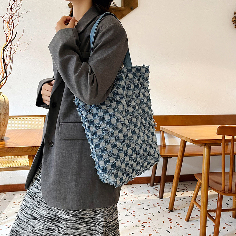 Korean style ins denim canvas single-shoulder bag, casual fringed checkered large-capacity shopping bag, student commuting bag for classes details Picture