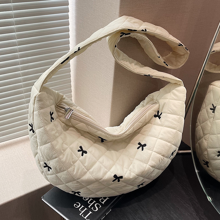 Large-capacity bag 2024 new Korean-style fashionable single-shoulder crossbody bag, class commuting dumpling bag, casual tote bag full figure