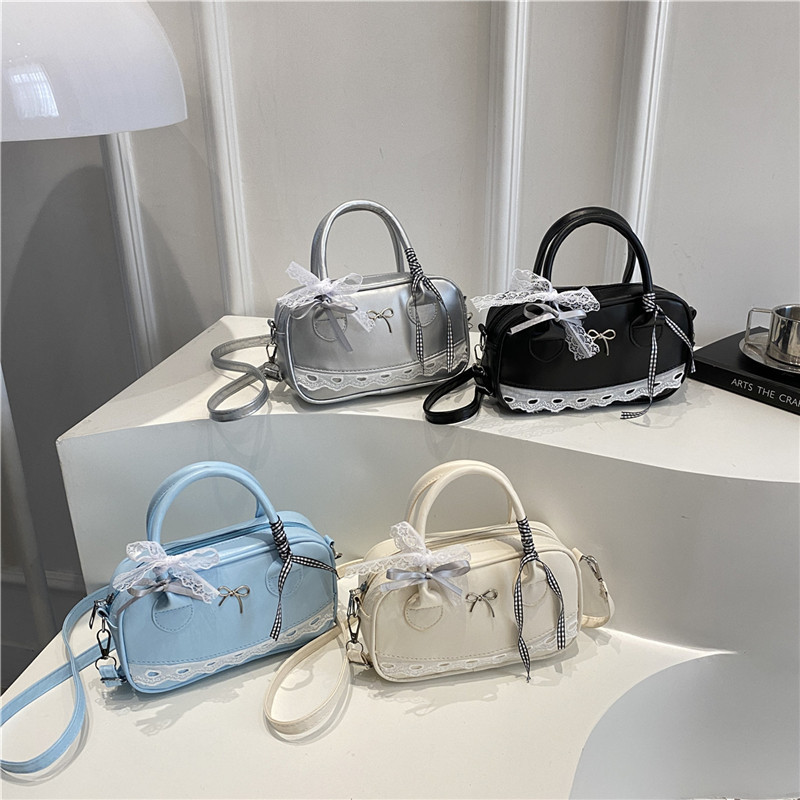 A trendy, versatile and cute lace hand-held Boston bag for women, a high-end single-shoulder crossbody bag for summer 2025 Application Scenario