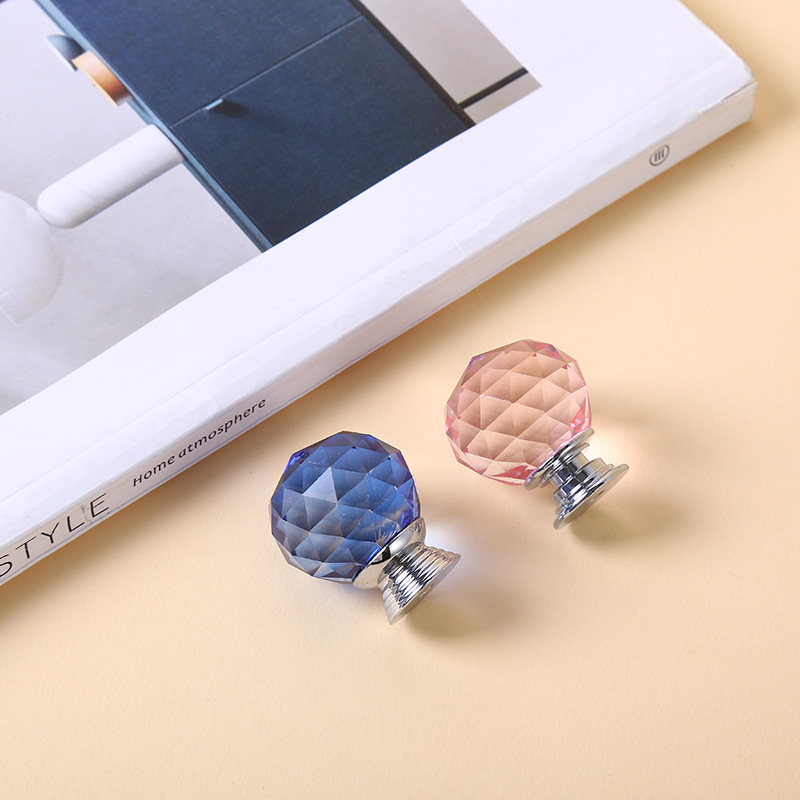 Zinc alloy k9 crystal multi-faceted ball handle, single-hole furniture cabinet door handle, transparent crystal handle manufacturer wholesale Application Scenario