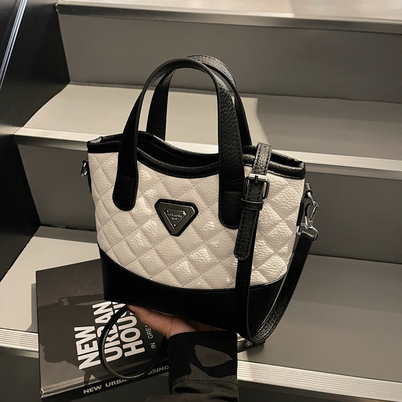 High-end texture diamond-shaped color-blocking hand-held bucket bag for women, 2025 new style, fashionable and versatile crossbody bag, small handbag details Picture