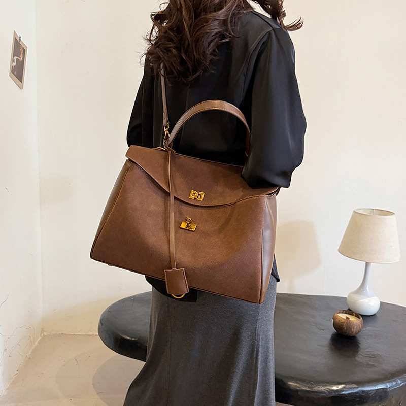 High-end suede single-shoulder crossbody bag for women, large-capacity commuter tote bag, fashionable and versatile underarm bag Specification drawing
