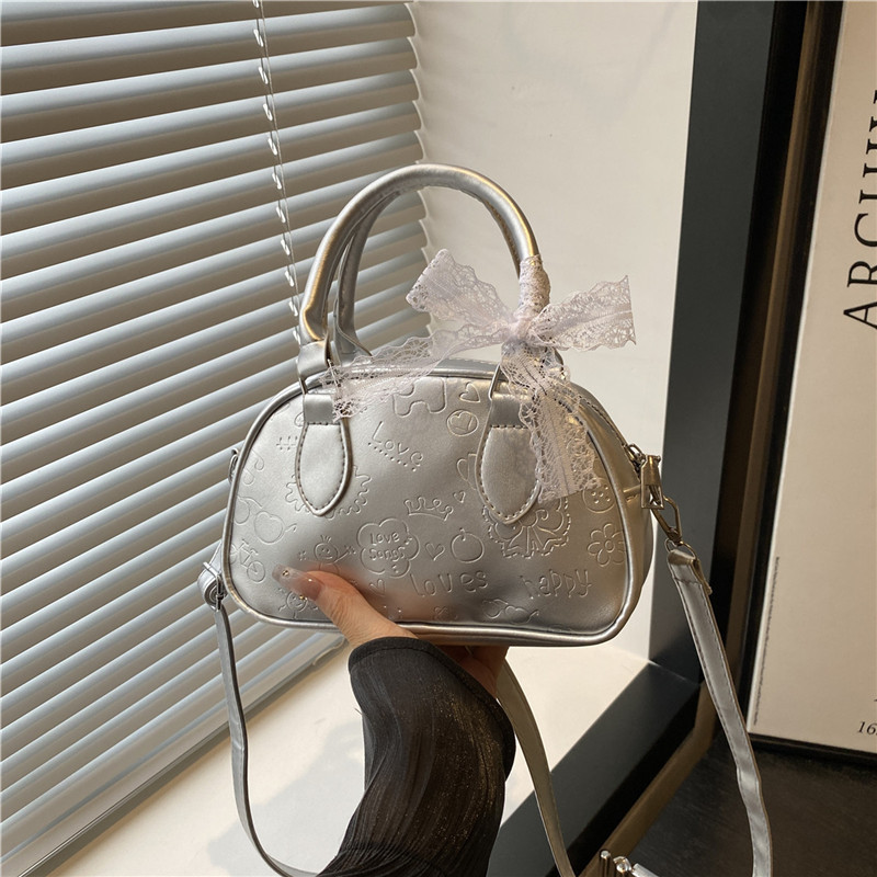 Fashionable and trendy hand-held pillow bag 2025 new style summer versatile, niche, simple and casual single-shoulder bag crossbody bag full figure