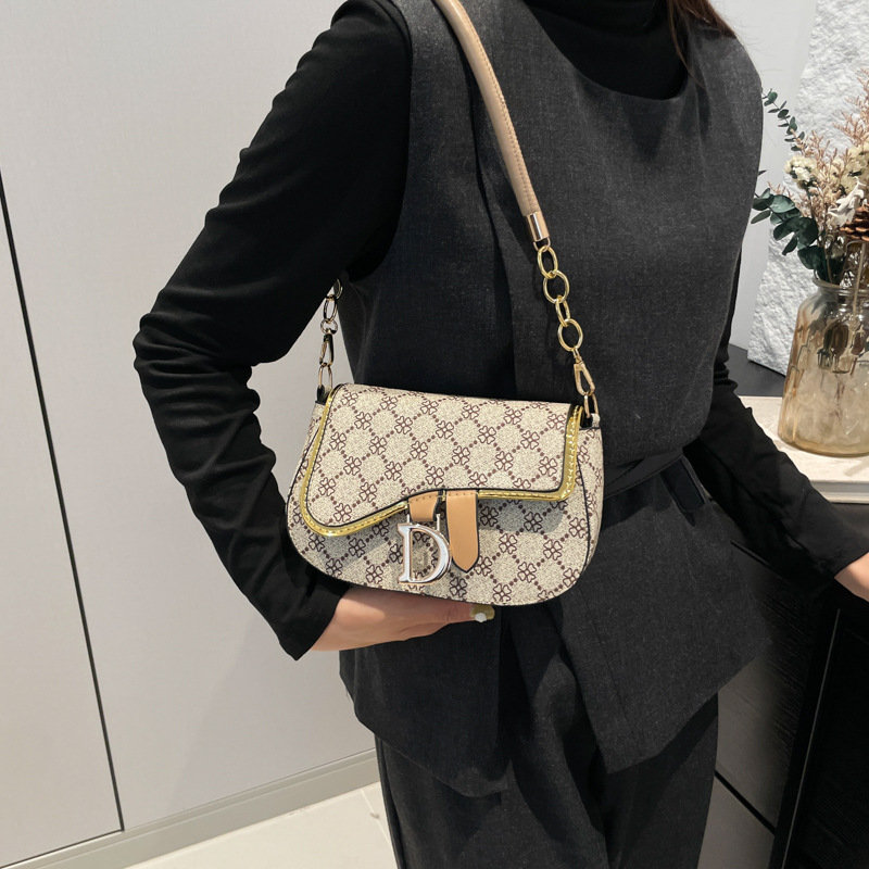 A niche design underarm bag for women, a new 2025 fashion chain single-shoulder crossbody bag, versatile and high-end small square bag Specification drawing