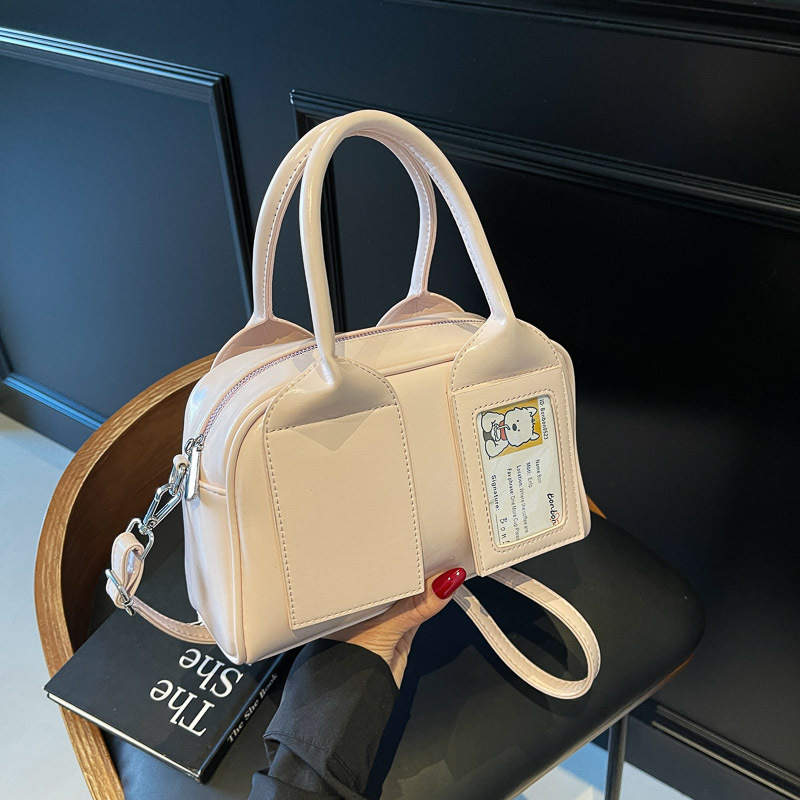 Korean retro hand-held pillow bag for women 2025 new style, niche design, fashionable and stylish casual single-shoulder crossbody bag full figure