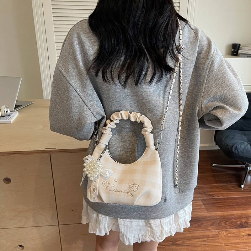 "Bag Girl 2025 New Summer Versatile handbag, niche design crossbody bag, super popular Korean-style pleated single-shoulder bag. Specification drawing