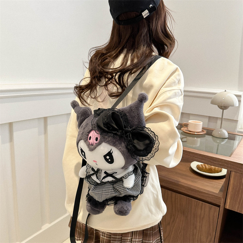 A new cartoon style, cute and sweet plush toy bag, a Japanese-style Instagram cute and dark Kuromi doll backpack Application Scenario