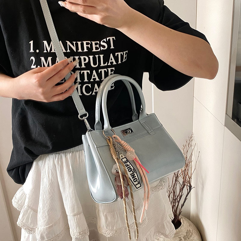 High-end handbag for women, 2025 new style, trendy, casual and versatile single-shoulder bag, fashionable and high-quality crossbody bucket bag Application Scenario