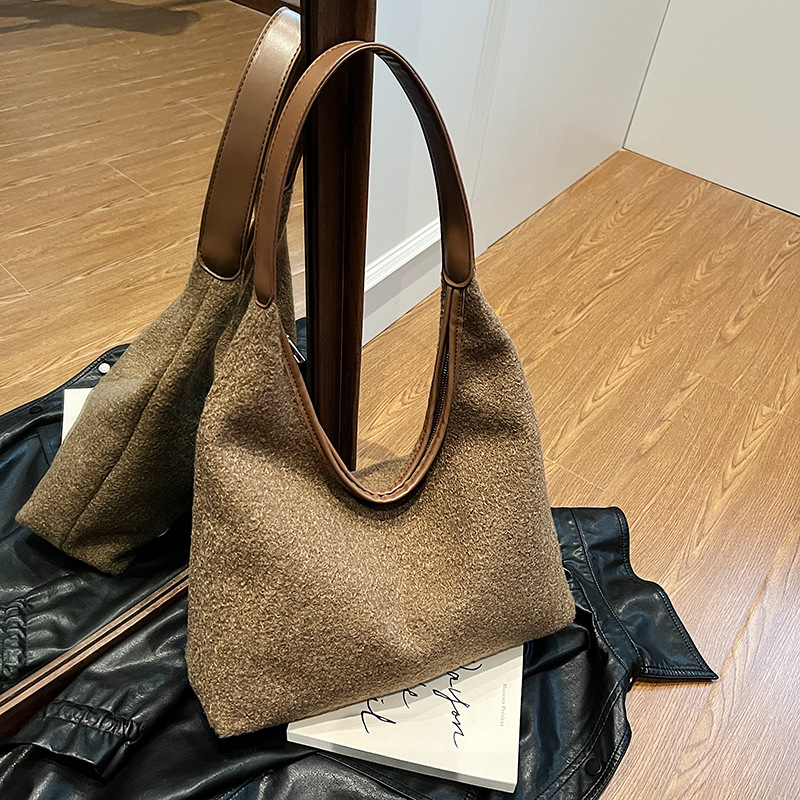 Casual retro large-capacity underarm bag for women, 2024 new style, fashionable, versatile and stylish single-shoulder bag, bucket bag details Picture