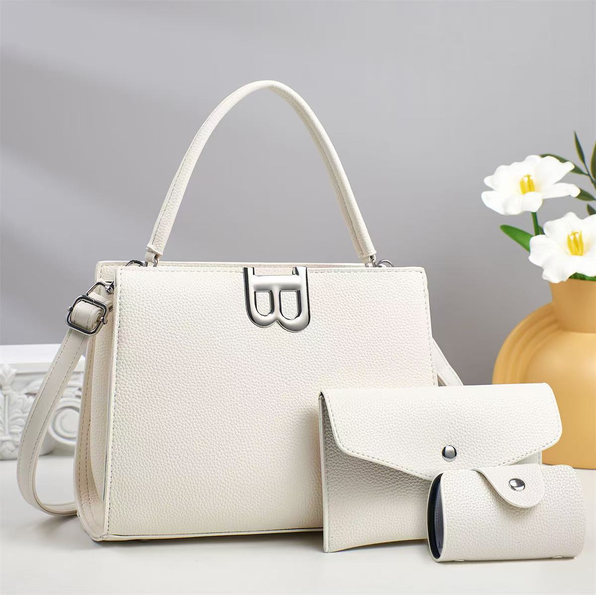 New cross-border women's short wallet for foreign trade 2025, 30% off with lock, anti-theft brush, fashionable zipper, women's wallet details Picture