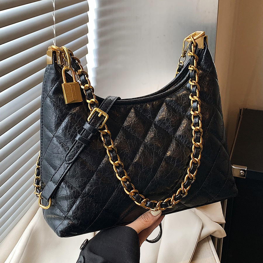 2024 New niche design light luxury bag, women's trend diamond-shaped chain bag, fashionable and elegant single-shoulder crossbody bag full figure