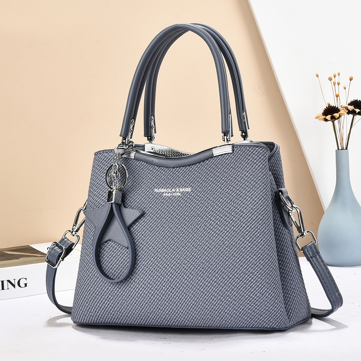 High-end crossbody handbag for women 2025 new summer soft leather, versatile and high-quality single-shoulder bag details Picture